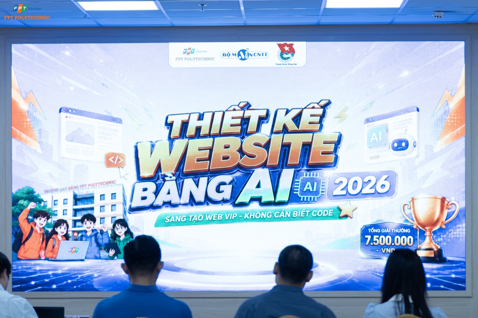 01_anh-bia_khong-gian-cuoc-thi